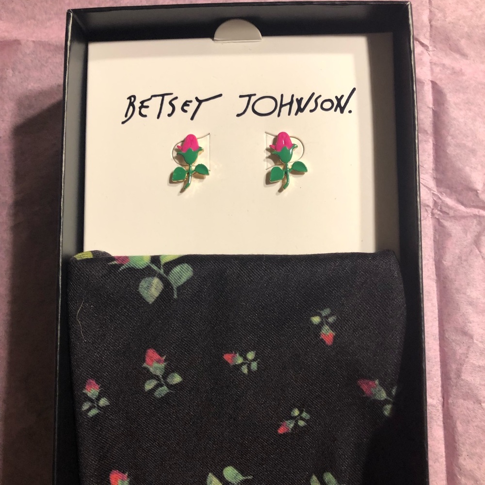 Betsey Johnson Black Floral Print Bandana/Earrings - Picture 2 of 6